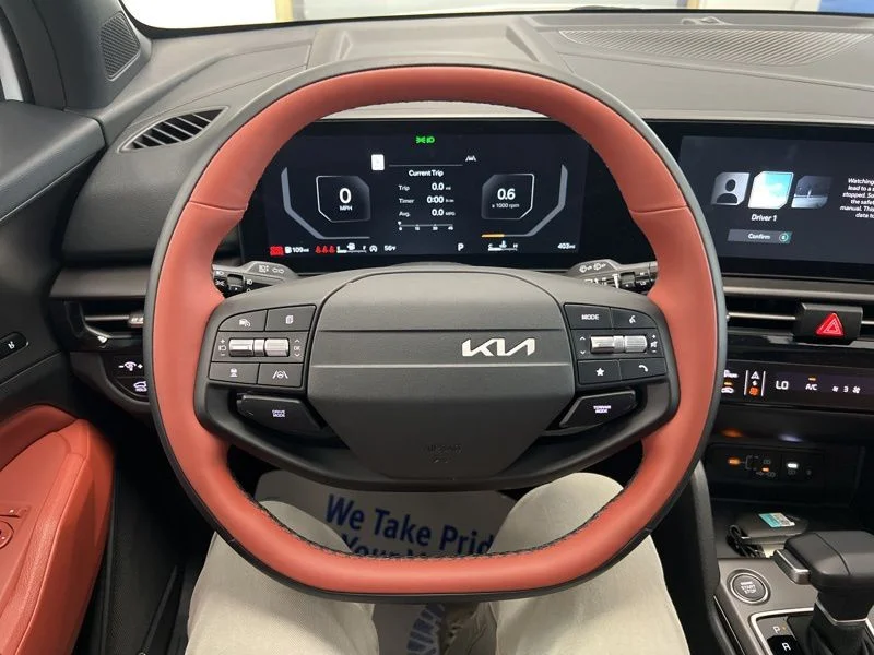 Used 2026 White Kia SX-Prestige image 26