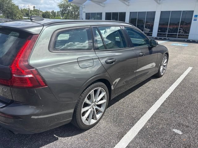Used 2020 Pine Gray Metallic Volvo Momentum image 6
