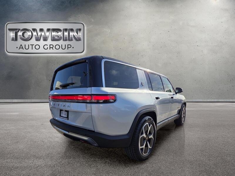Used 2024  Rivian Adventure image 5