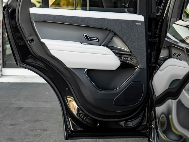 New 2026 Santorini Black LAND ROVER SE image 24