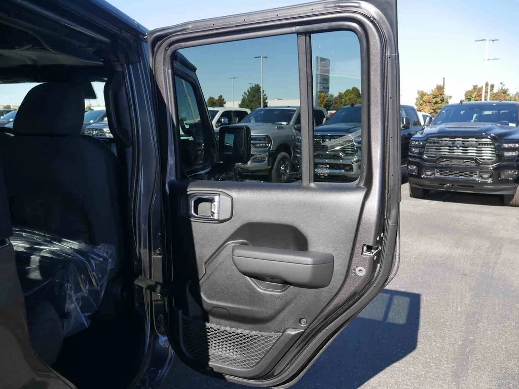 2025 Jeep Gladiator Sport S - Photo 20