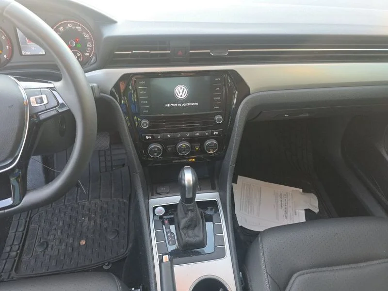 Used 2022 Platinum Gray Metallic Volkswagen 2.0T SE image 15