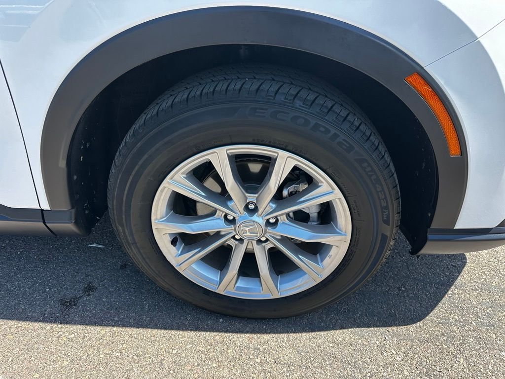 Used 2025 White Honda EX image 12