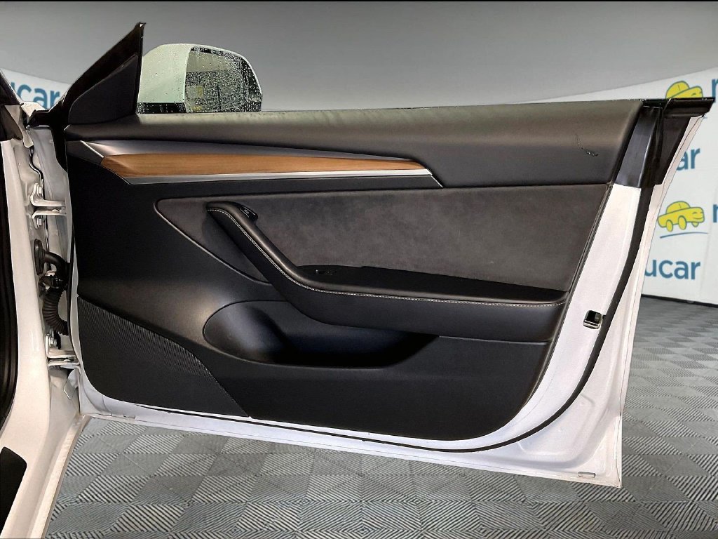 Used 2022 White Tesla Long Range image 12