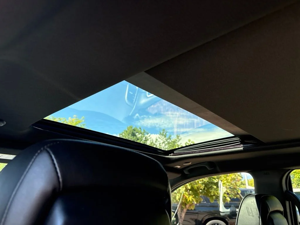 Used 2018 Red Jeep Overland image 21