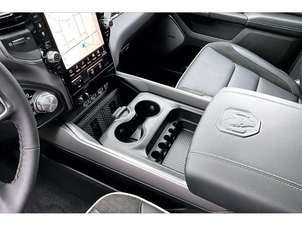 New 2026 Diamond Black Crystal Pearl-Coat Exterior Paint RAM Laramie L2 w/Adv Safety II image 8