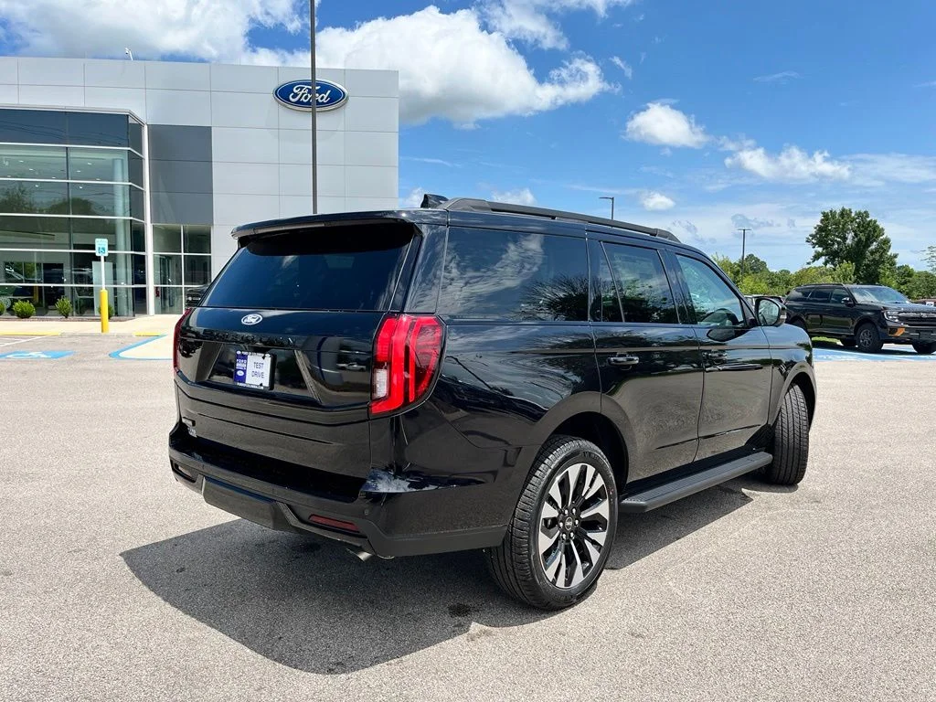 New 2027 Black Ford Platinum image 5