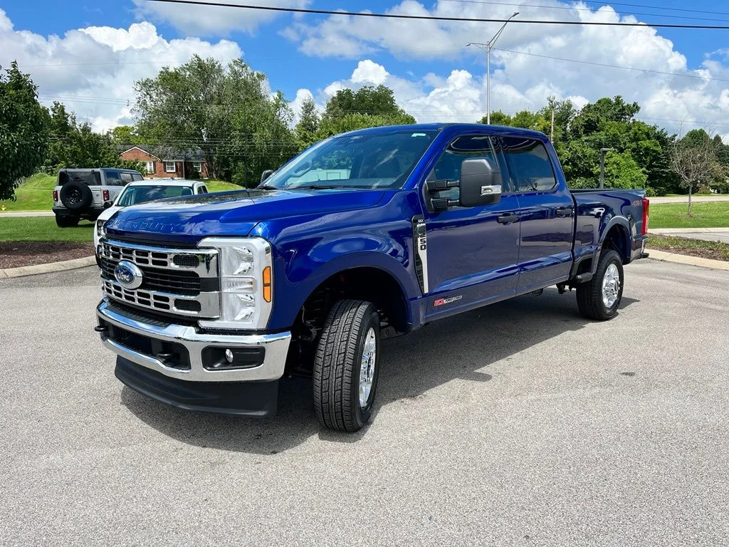 New 2026 Blue Ford XLT image 3