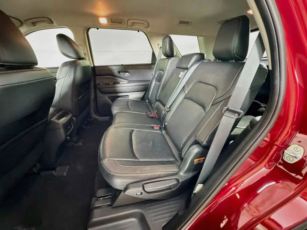 Used 2024 Red Nissan SL image 30
