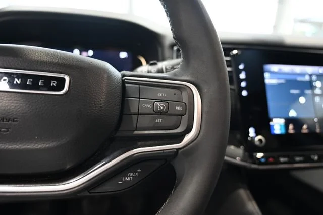 Used 2022  Jeep Series I image 27
