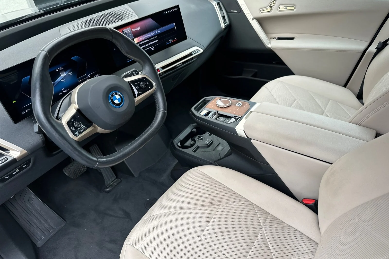 Used 2023 Phytonic Blue Metallic BMW xDrive50 image 9
