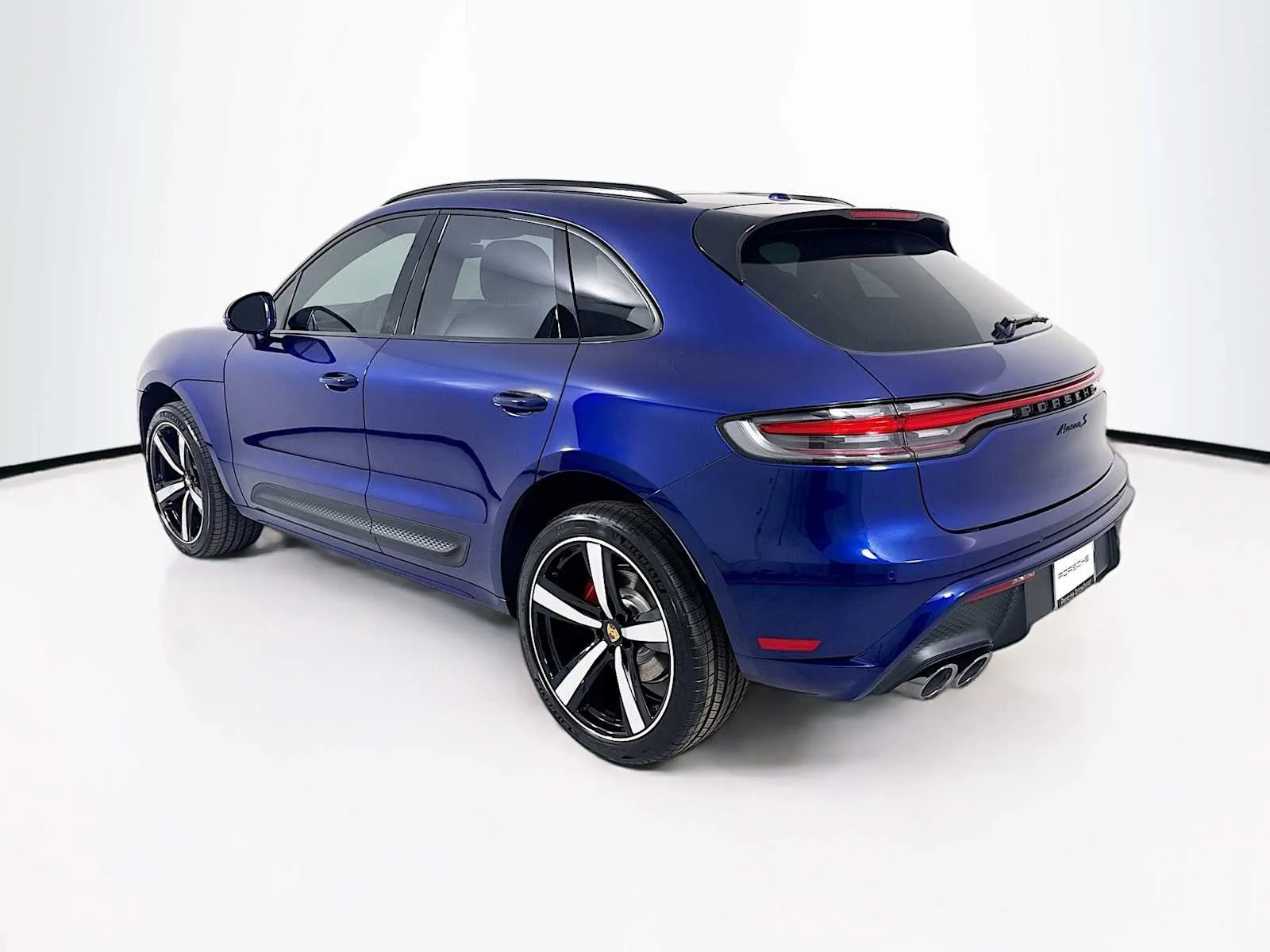 New 2026 Gentian Blue Metallic Porsche S image 3