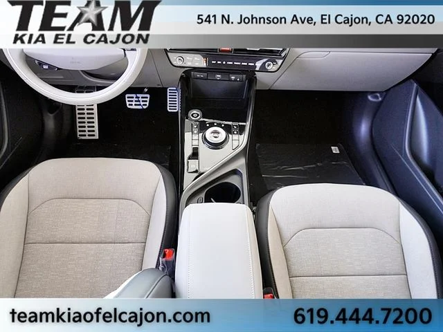 New 2026 White Kia Wave image 25
