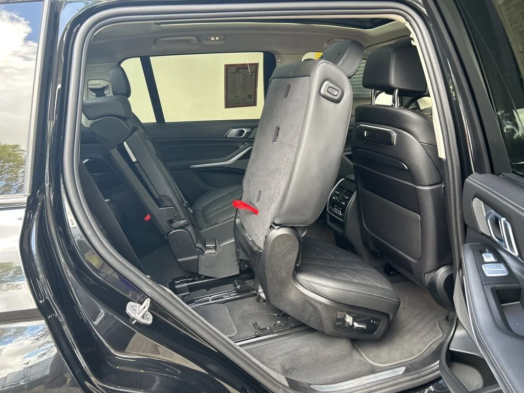 Used 2024 Black BMW xDrive40i image 41