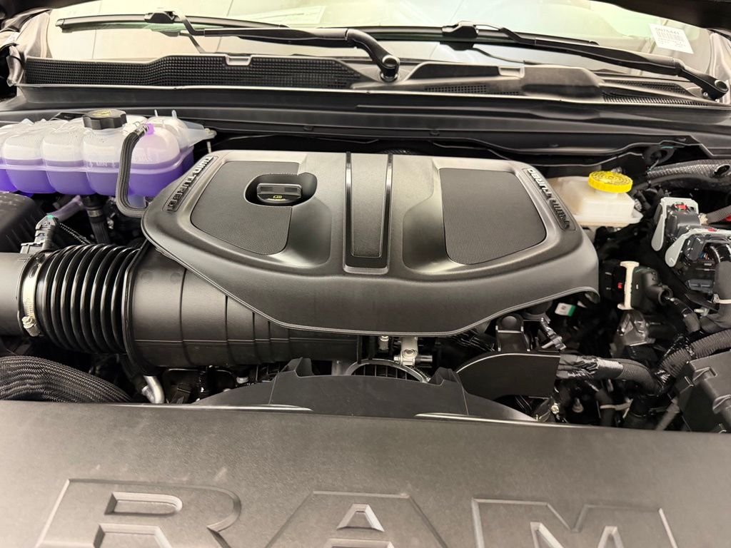 New 2026 Diamond Black Crystal Pearl-Coat Exterior Paint RAM Express image 17
