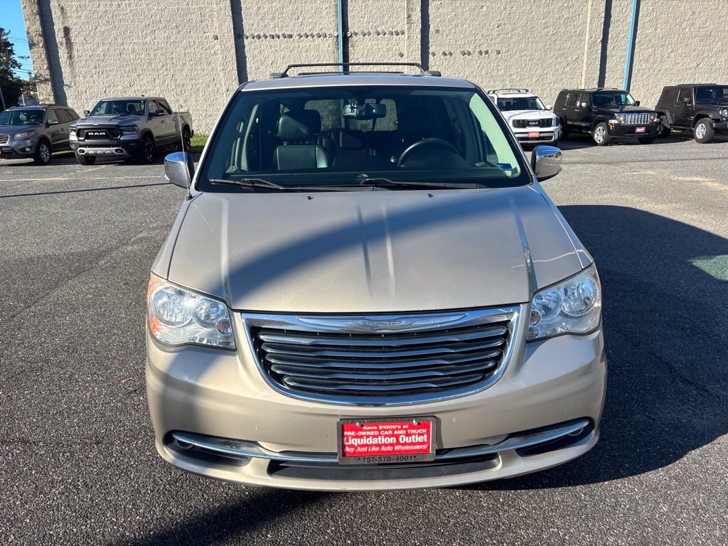 Used 2016 Beige Chrysler Touring-L image 9