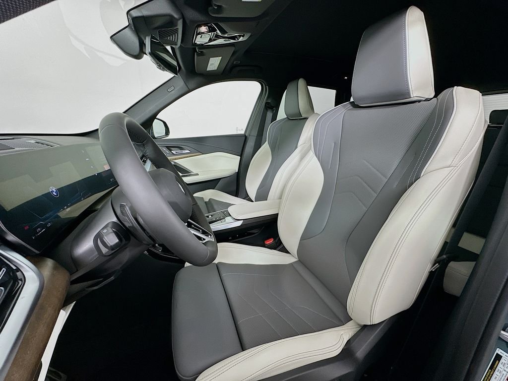 Used 2026 Cape York Green Metallic BMW xDrive28i image 16
