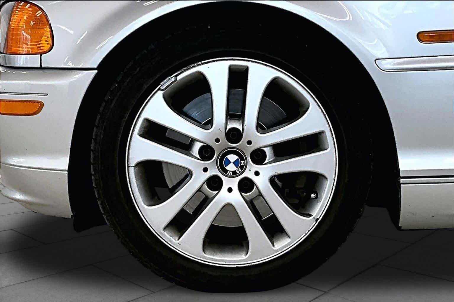Used 2002 Titanium Silver Metallic BMW 330Ci image 10