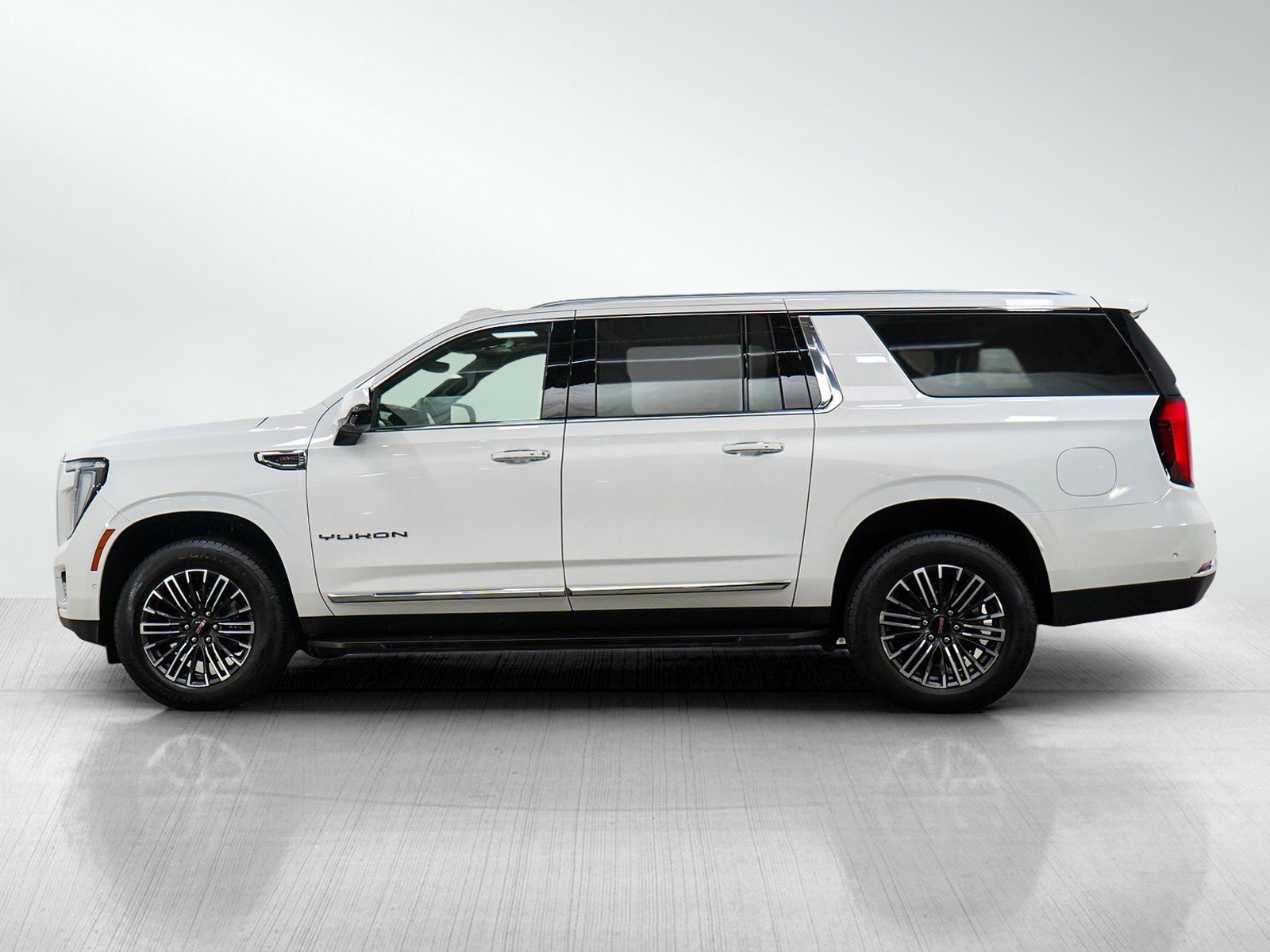 Used 2025 GMC Yukon XL ELEVATION with VIN 1GKS2GRD3SR247534 for sale in White Bear Lake, Minnesota