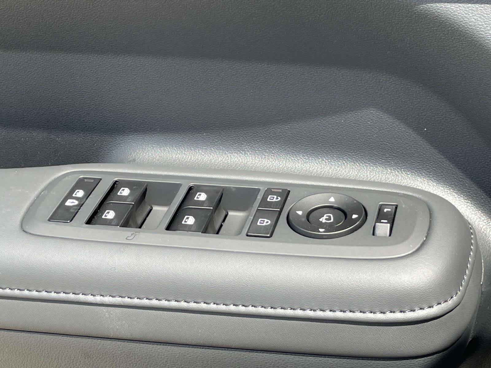 New 2026 Shimmering Silver Hyundai Calligraphy image 30