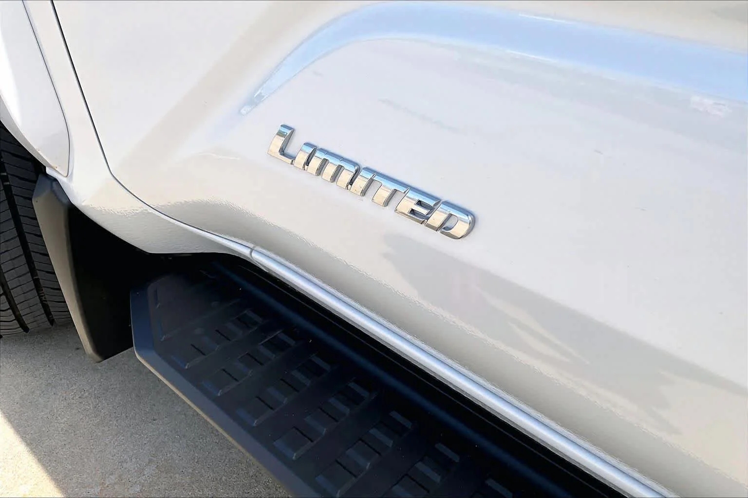 Used 2026 Wind Chill Pearl Toyota Limited image 34