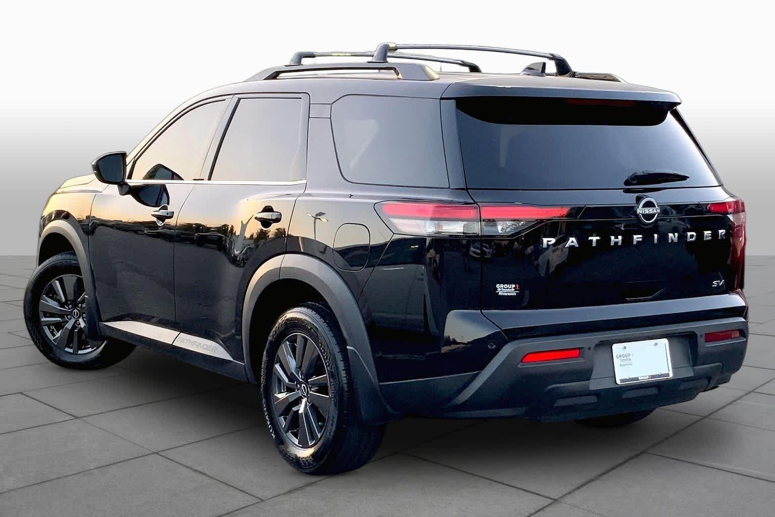 Used 2022 Super Black Nissan SV image 11