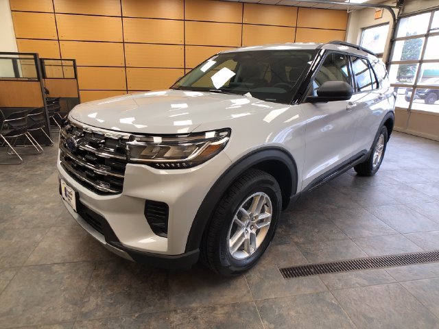 New 2026 Space White Metallic Ford Active image 3