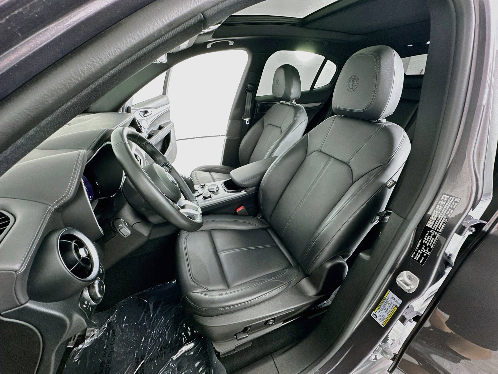 2024 Alfa Romeo Stelvio Ti - Photo 29