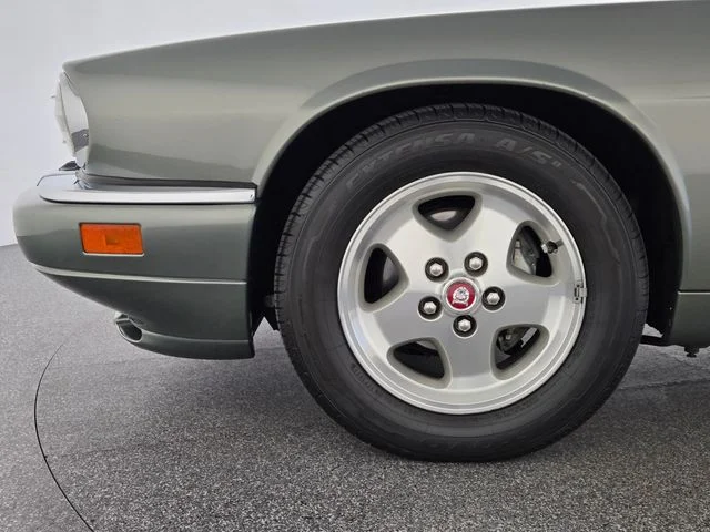 Used 1995 Green Jaguar 2+2 image 6