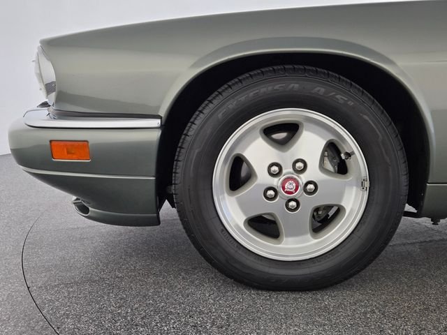 Used 1995 Green Jaguar 2+2 image 6