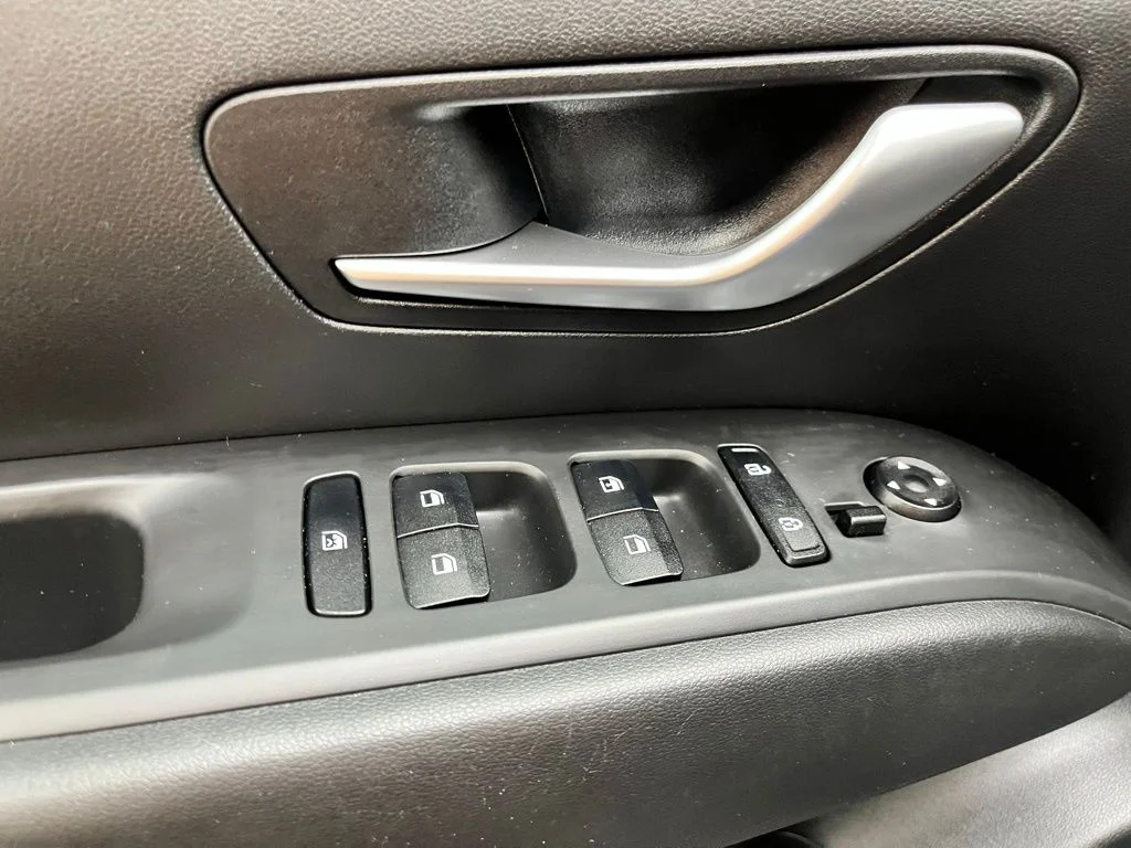 Used 2023 Blue Hyundai SE image 17