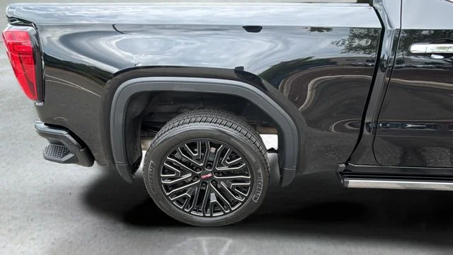 Used 2020 Black GMC Denali image 38
