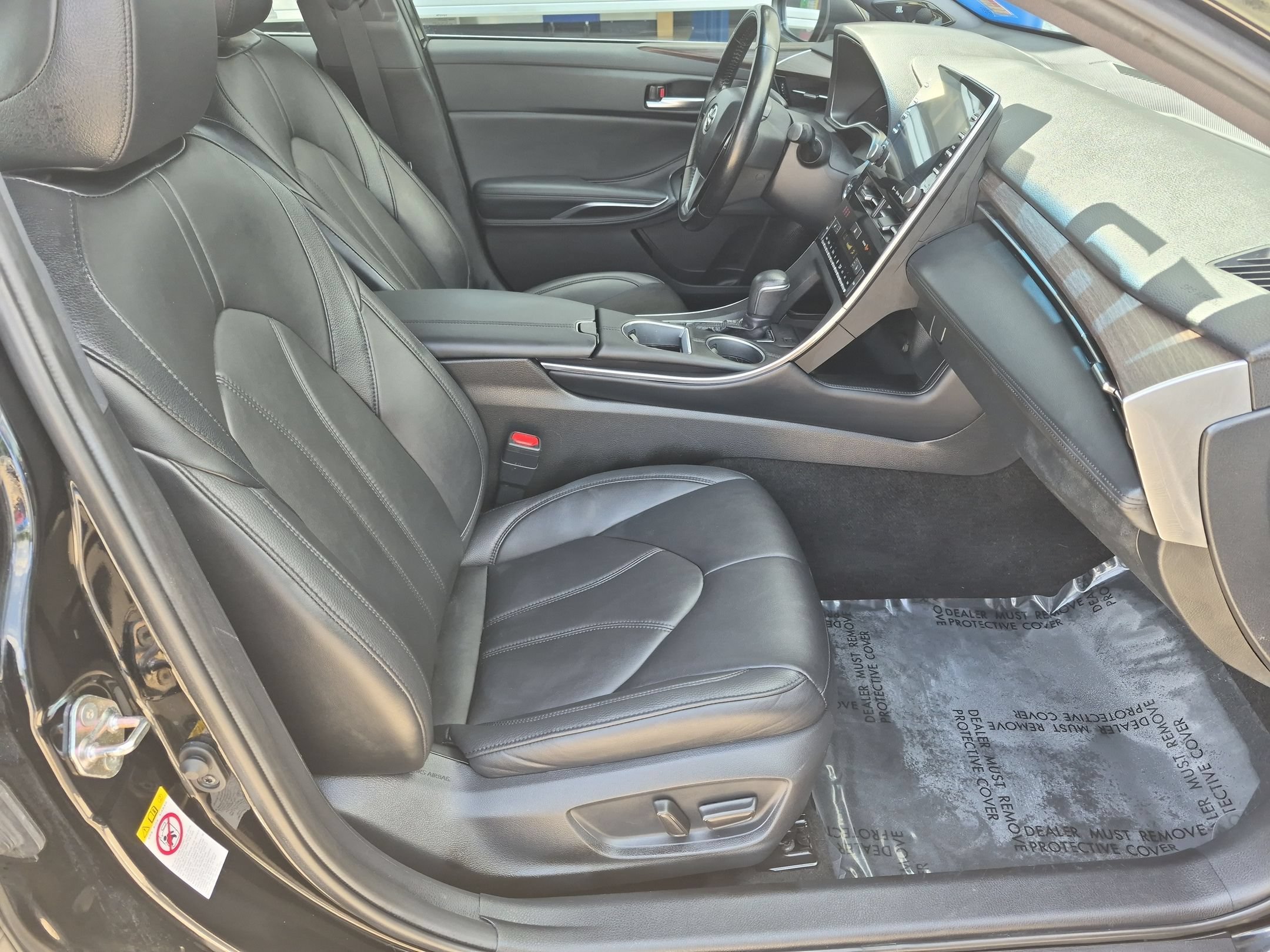 Used 2019 Midnight Black Metallic Toyota XLE image 29