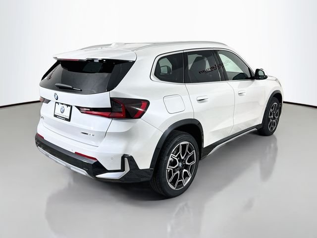 New 2026 White Metallic BMW xDrive28i image 7