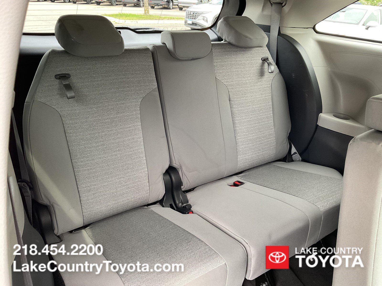 Used 2021 White Toyota LE image 20