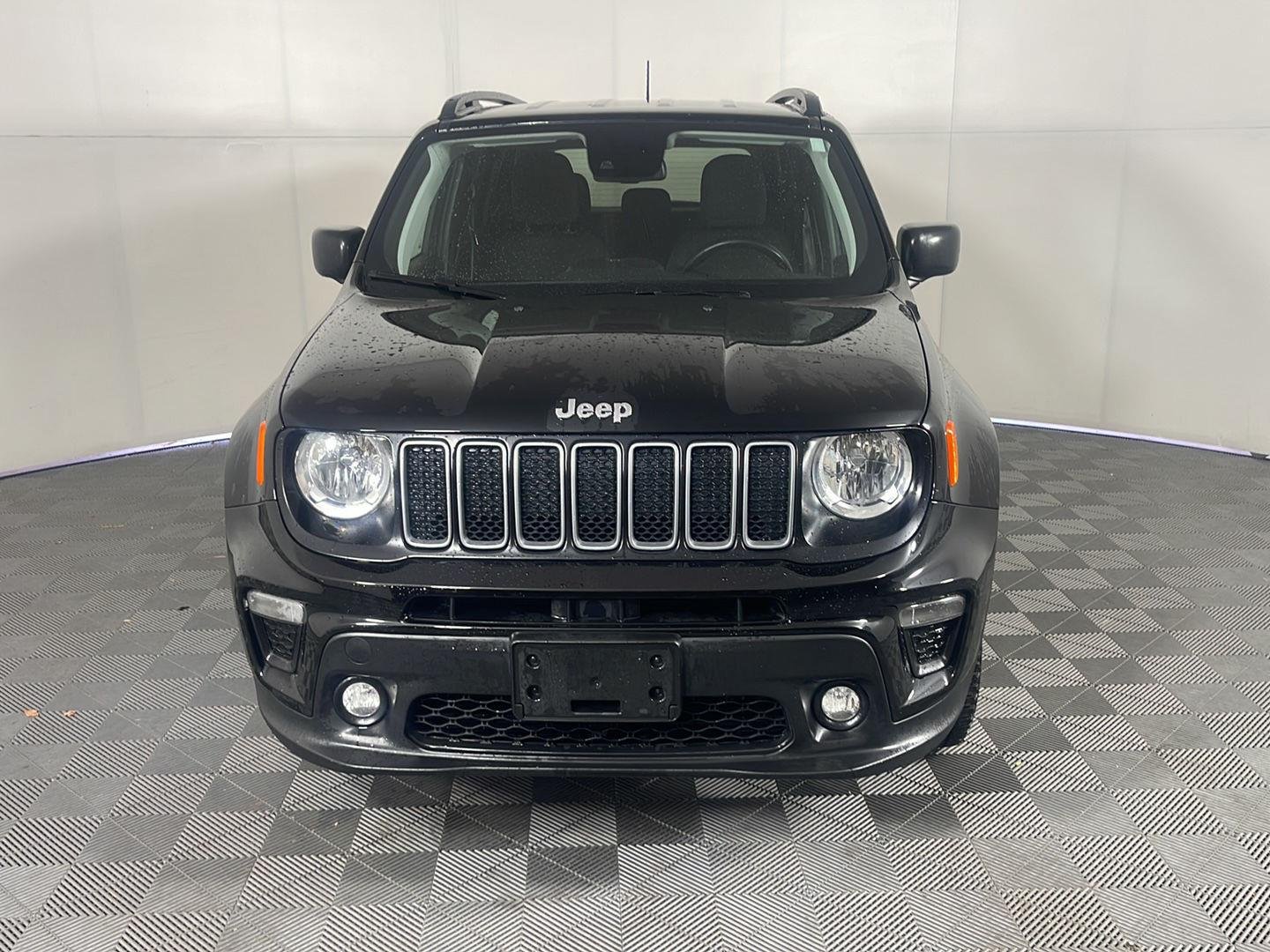 Used 2023 Black Clearcoat Jeep Latitude image 4