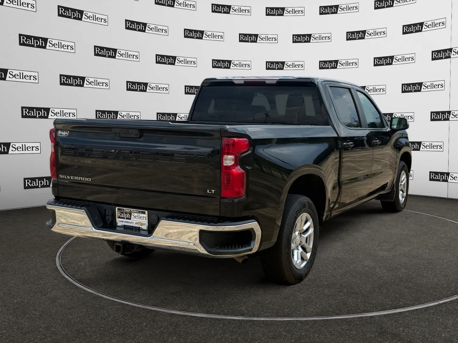 Used 2023 BLACK Chevrolet LT image 6