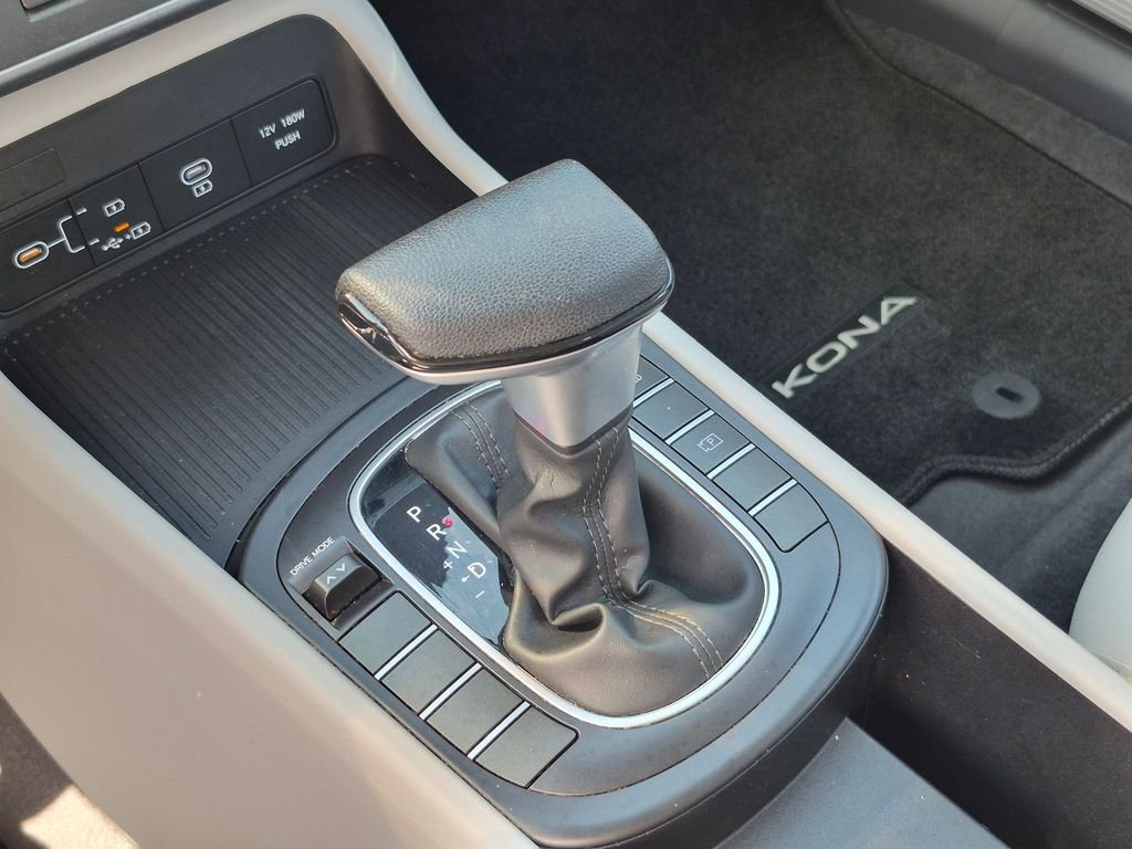 Used 2024 Red Hyundai SE image 16