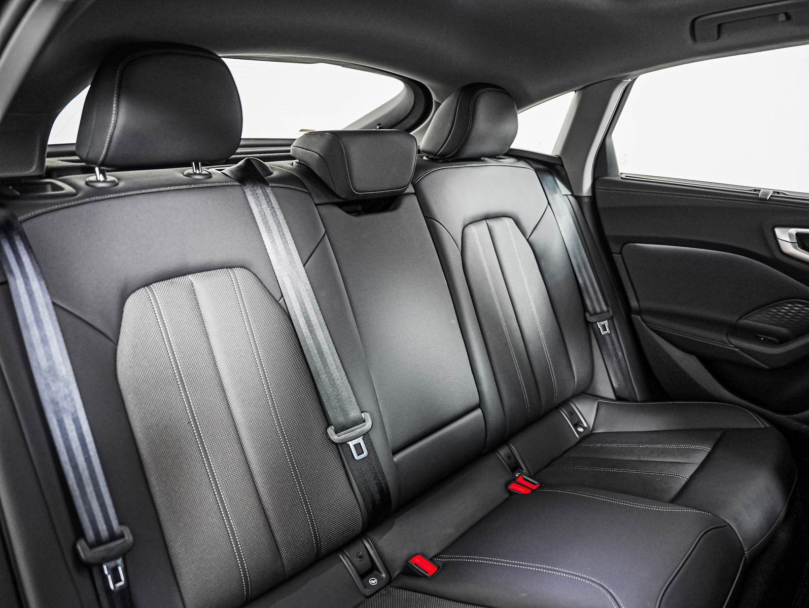 Used 2025 Florett Silver Metallic Audi Premium Plus image 10