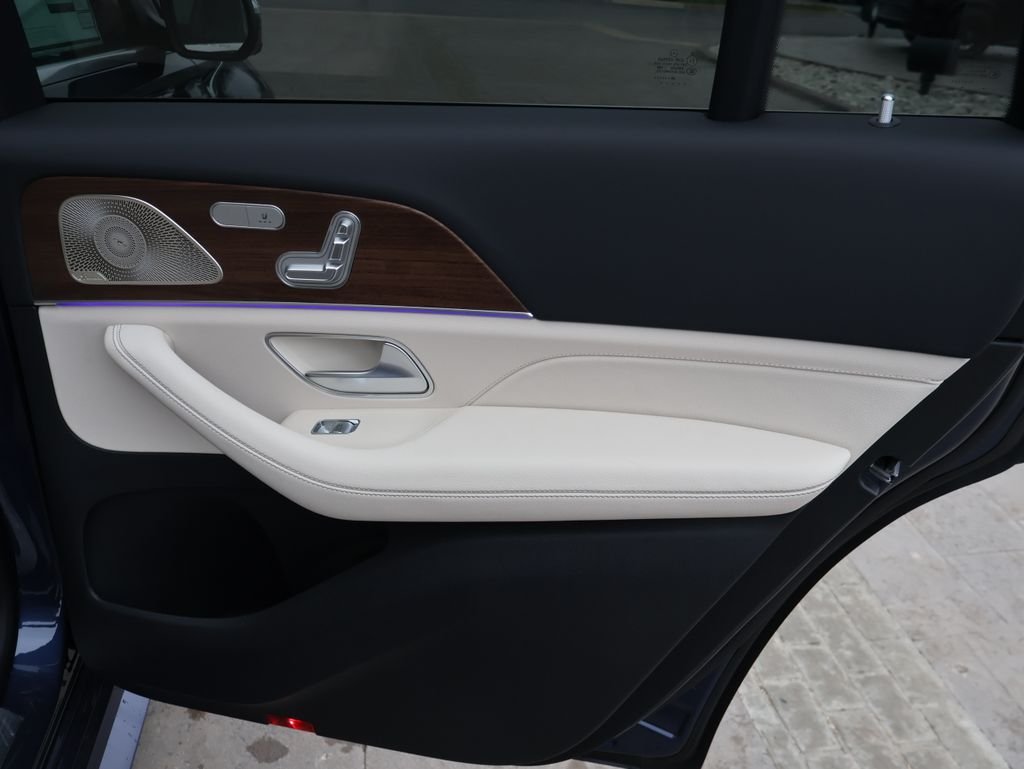 New 2026 Twilight Blue Metallic Mercedes-Benz GLS 450 image 17