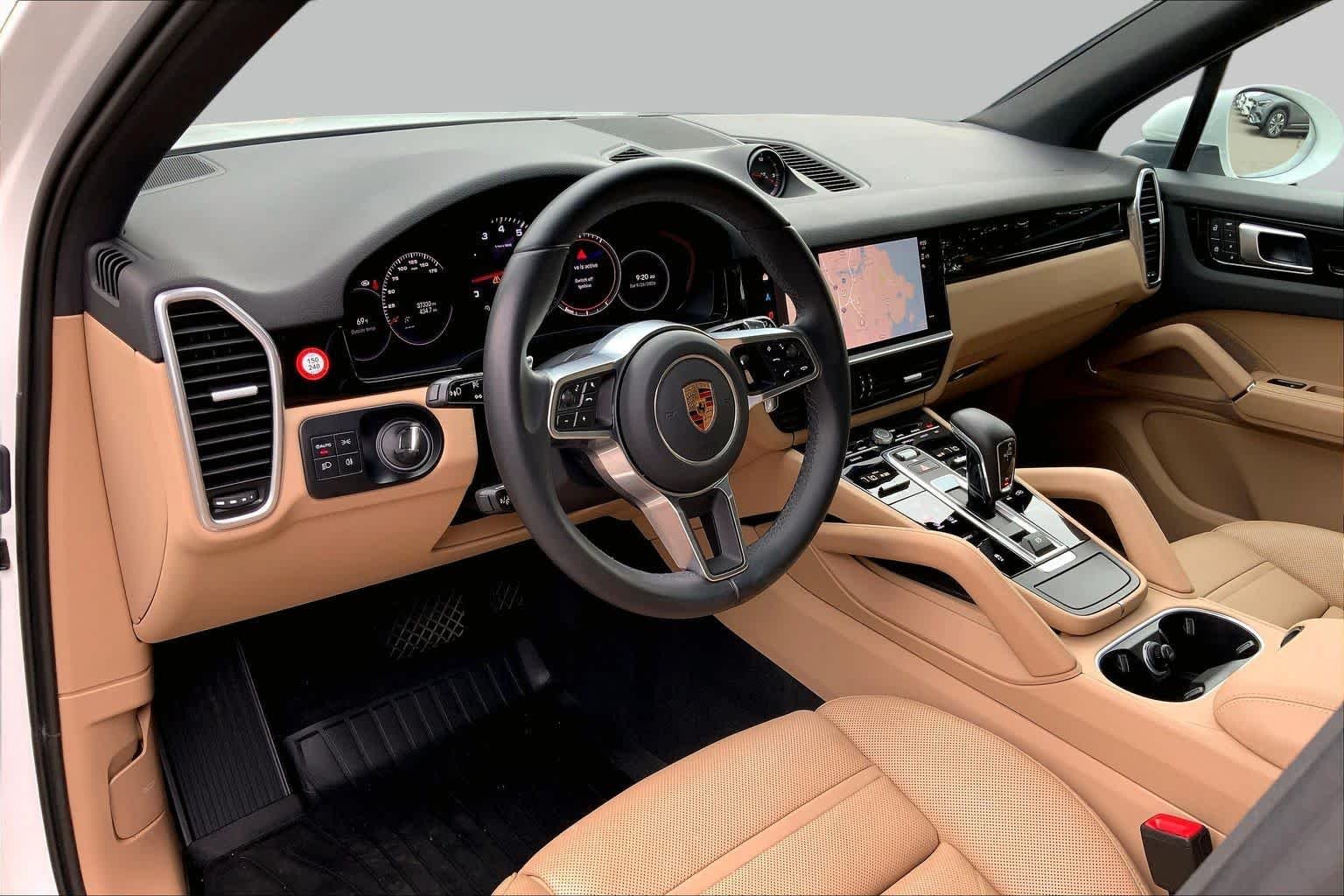Used 2023  Porsche  image 18