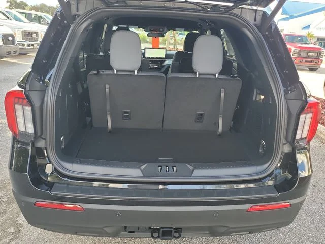 New 2027 Black Metallic Ford Active image 8