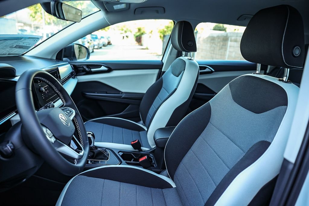 New 2026 White Volkswagen 1.5T S image 27