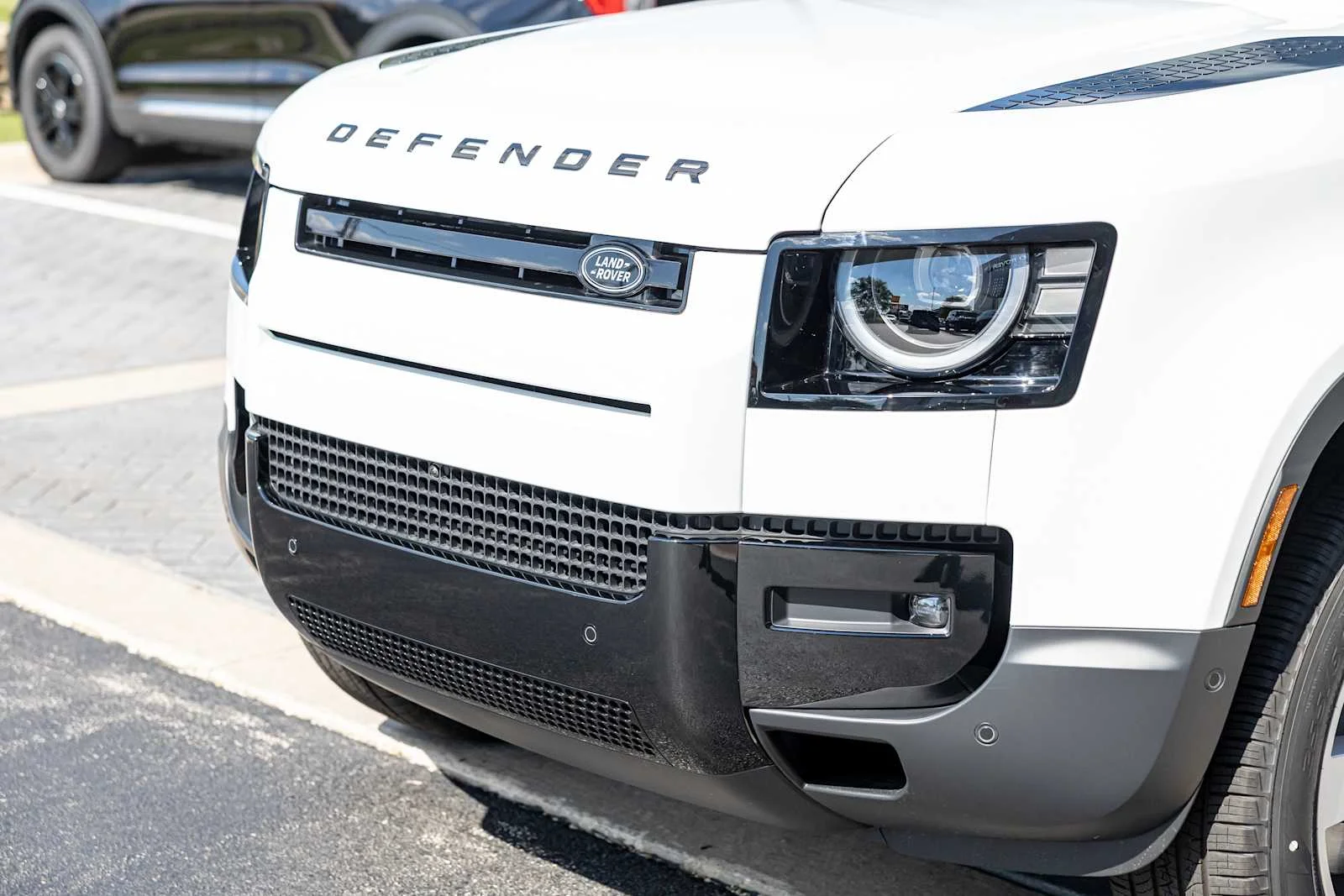 New 2026 Fuji White Land Rover S image 42