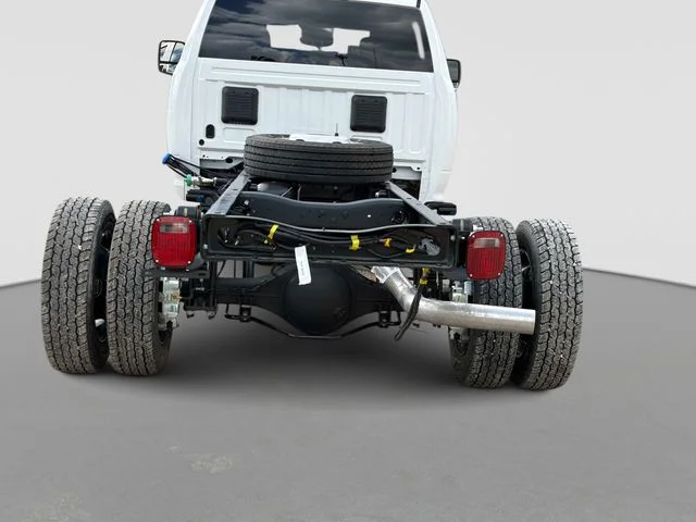 New 2026 Bright White Clear-Coat Exterior Paint RAM Tradesman image 5