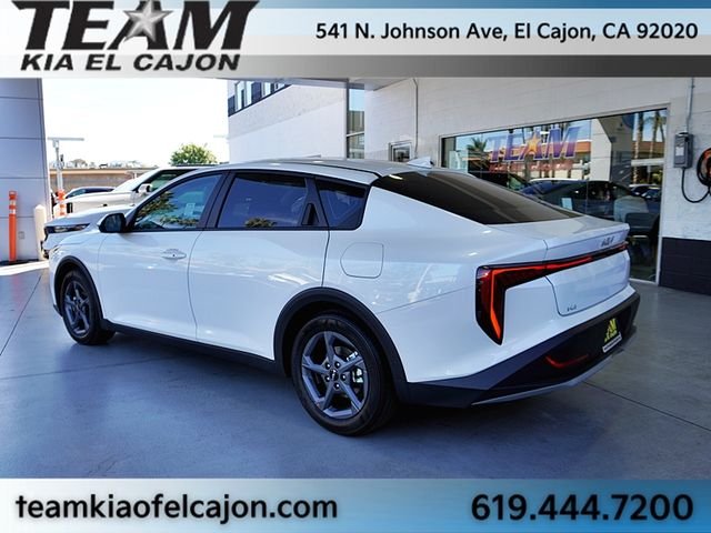 Used 2026 White Kia LXS image 8