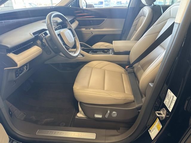Used 2025 Black Metallic Lincoln Premiere image 18