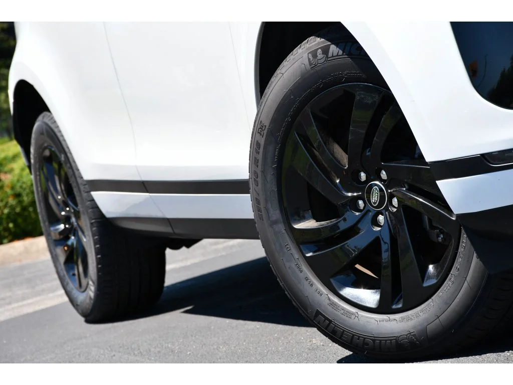 Used 2023 Fuji White Land Rover S image 11