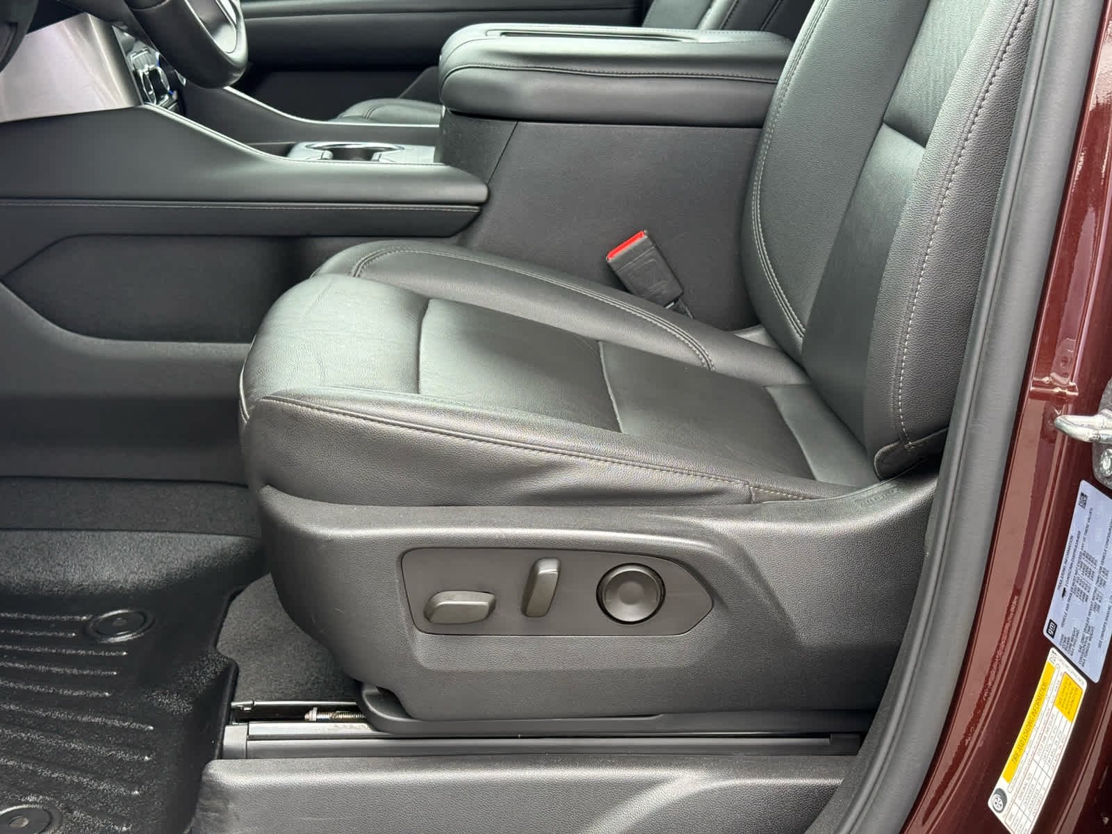 Used 2023 Auburn Metallic Chevrolet LT image 13