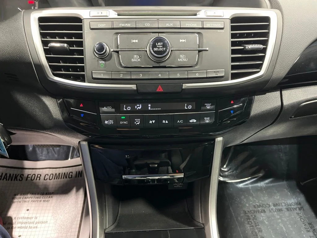 Certified Used 2016 Lunar Silver Metallic Honda LX image 22